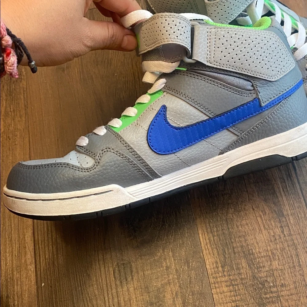 Nike SB Gray and Green High-Tops